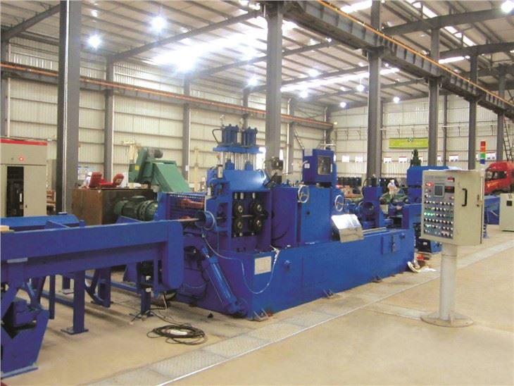 High Productivity CNC Centerless Metal Round Bar Peeling Machine Manufacture